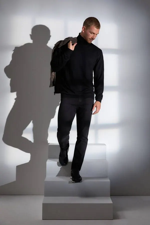 Sweater polera liso (negro)